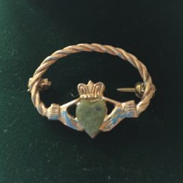 Claddagh Pin 10K Gold (w/Connemara Marble Heart)